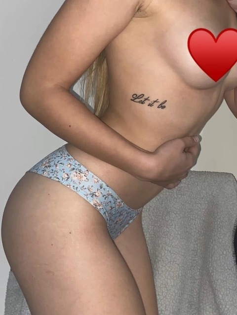beatriv3 onlyfans leaked picture 1