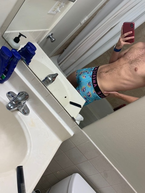 college_twunk16 onlyfans leaked picture 1