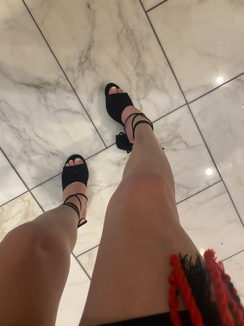 freethatbarefootbabe onlyfans leaked picture 1