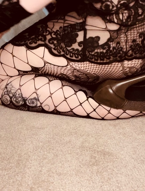 lady_barefeet_ink onlyfans leaked picture 1