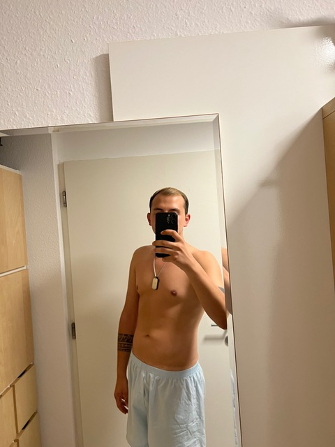 maxiking1996356 onlyfans leaked picture 1