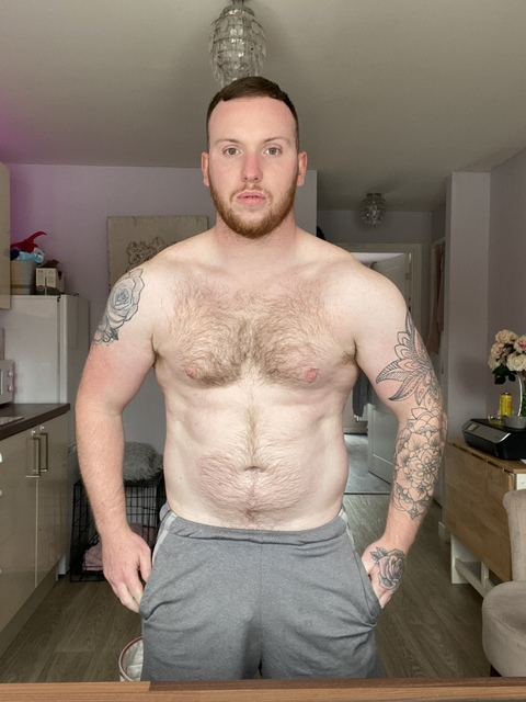 thenaughtychav onlyfans leaked picture 1