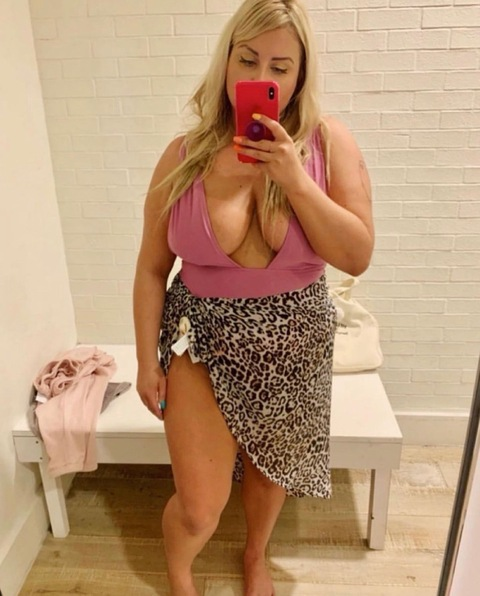 unhingedfemale1 onlyfans leaked picture 1