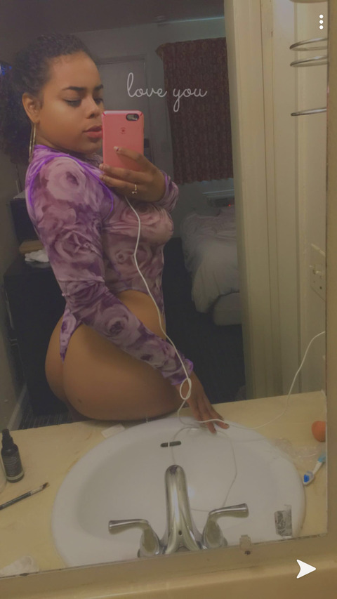 yummybellabella onlyfans leaked picture 1